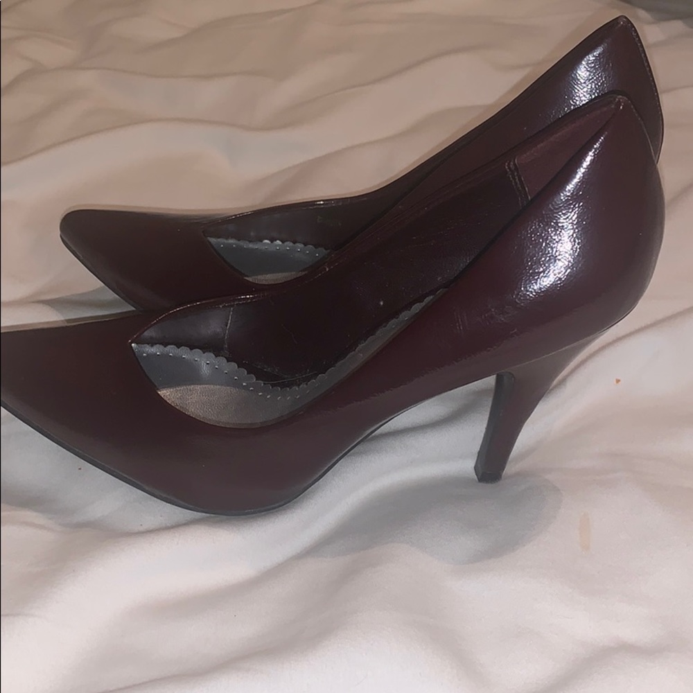 Cute Heels - Picture 2 of 4